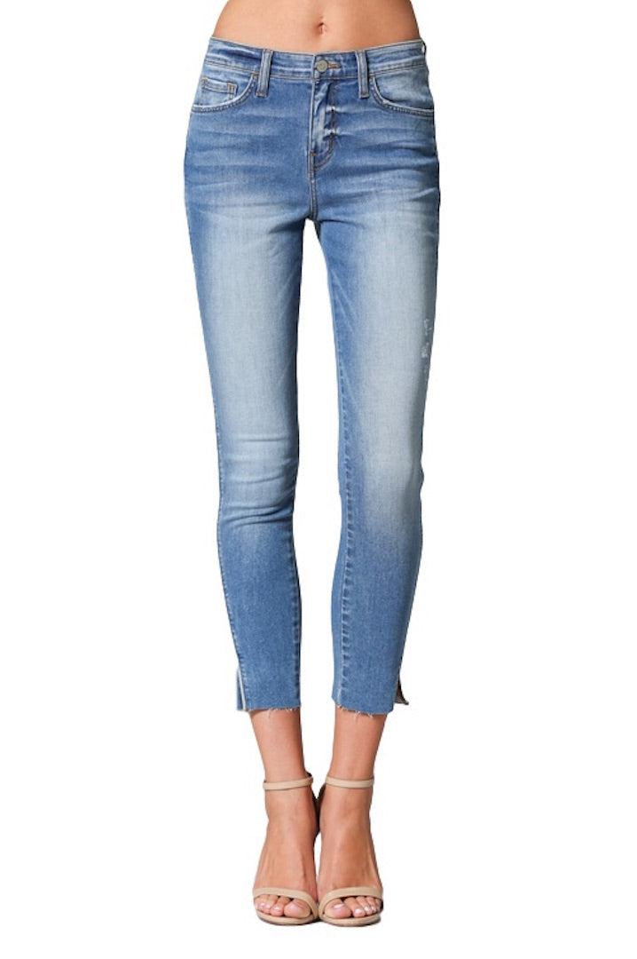 Flying Monkey Jeans  Collection: January 2019  Style Name: High Dive  Color: Light Wash  Cut: Skinny  Rise: High Rise  Material: 76%COTTON, 22% TENCEL, 2% LYCRA  Machine Wash Separately In Cold Water  Stitching: Classic  Fly: Zipper   Style #: Y2744  Sizes Compared To Womens Size 24/00 25/0 26/2 27/4 28/6 29/8 30/10   Sizes Compared To Juniors Size 24/0 25/1 26/3 27/5 28/7 29/9 30/11  Contact us for any additional measurements or sizing.