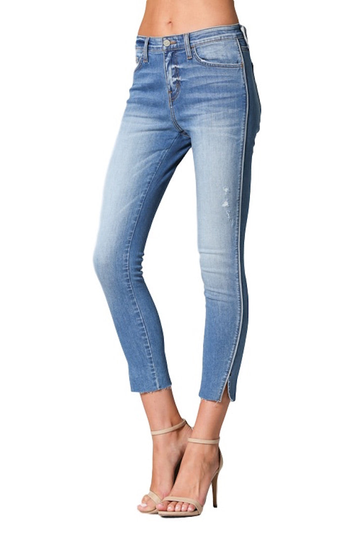 Flying Monkey Jeans  Collection: January 2019  Style Name: High Dive  Color: Light Wash  Cut: Skinny  Rise: High Rise  Material: 76%COTTON, 22% TENCEL, 2% LYCRA  Machine Wash Separately In Cold Water  Stitching: Classic  Fly: Zipper   Style #: Y2744  Sizes Compared To Womens Size 24/00 25/0 26/2 27/4 28/6 29/8 30/10   Sizes Compared To Juniors Size 24/0 25/1 26/3 27/5 28/7 29/9 30/11  Contact us for any additional measurements or sizing.