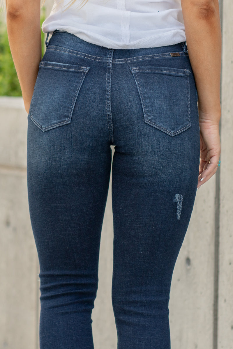 KanCan Jeans Color: Dark Wash Cut: Skinny, 29" Inseam* Rise: High Rise, 10.25" Front Rise* 98.6% COTTON , 1.4% SPANDEX Fly: Zipper Style #: KC7351D  Contact us for any additional measurements or sizing.  *Measured on the smallest size, measurements may vary by size. 