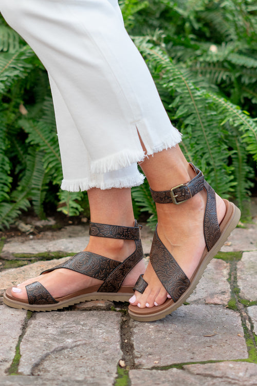Steffy Strappy Sandals Tooled Chocolate
