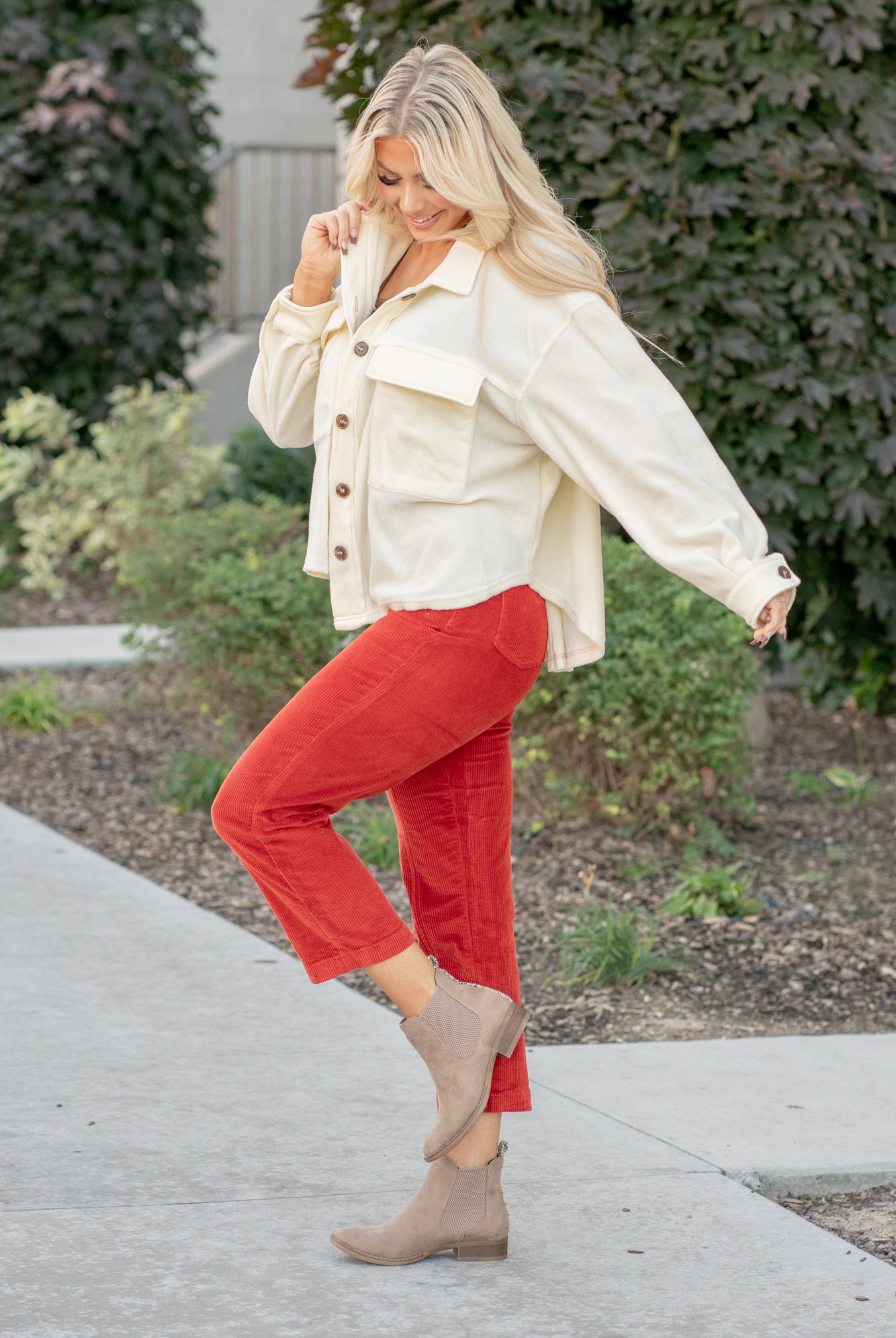 What is fall with shackets? Pair this fleece jacket with a tank and your favorite dad jeans this fall for an updated look this fall.  Color: Cream Neckline: Open, Button Up  Sleeve: Long Sleeves 100% POLYESTER Style #: HAJ1726 *Measured on the smallest size, measurements may vary by size.  Contact us for any additional measurements or sizing.   Cas is 5'7" and wears a size 25 in jeans, a small in tops, and 8 in shoes. She is wearing a size small in this jacket.