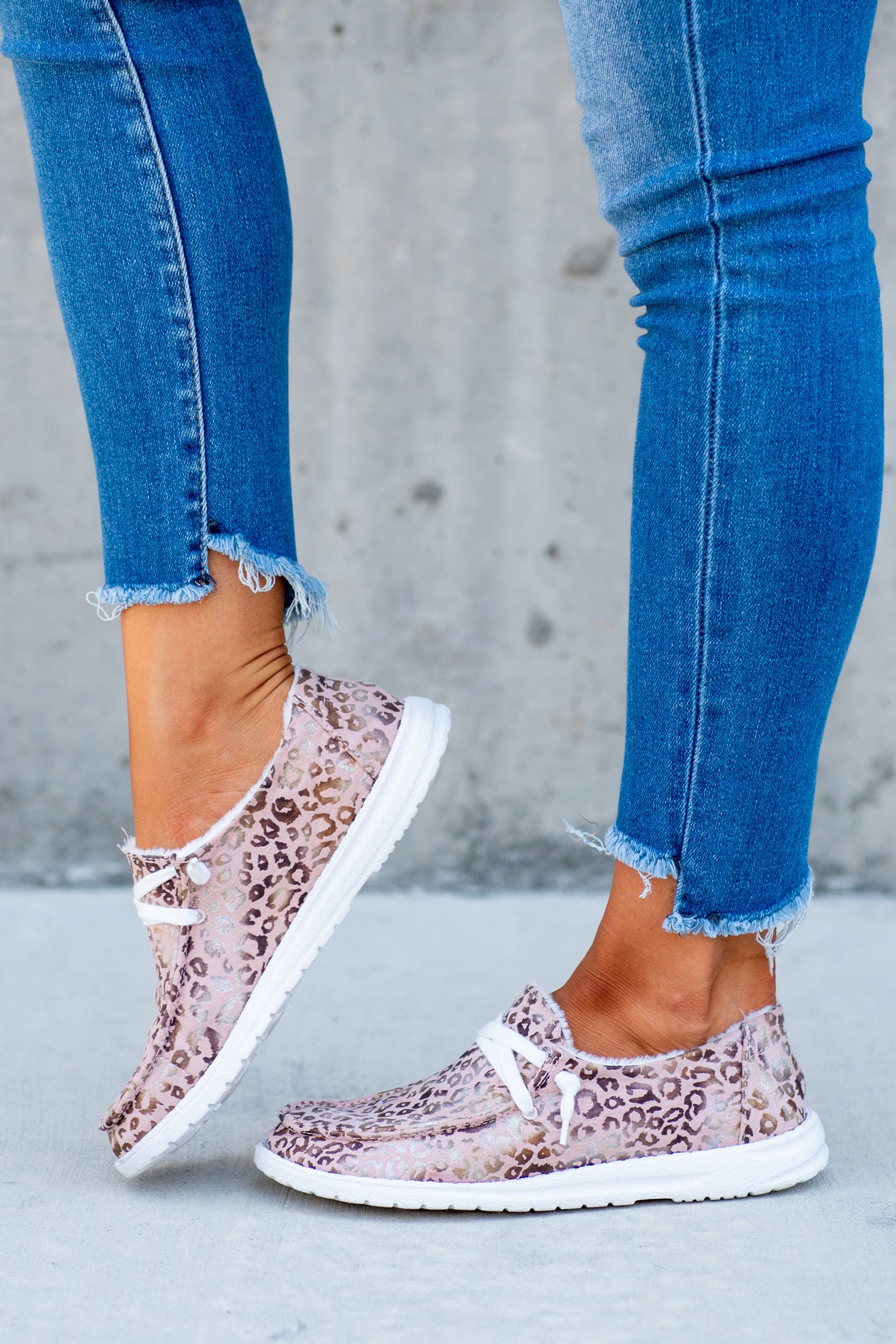 Boat Shoes | Gyspy Jazz by Very G  These boat shoes from Gyspy Jazz are comfortable and bold. Style: Safari Color: Blush Cut: Boat  Rubber Sole Style #: GJSP0246-Blush  Contact us for any additional measurements or sizing. 