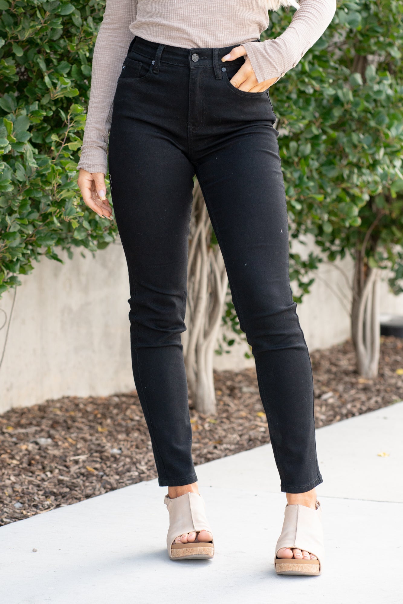 KanCan Jeans  With a high waist and cigarette straight fit, these will be your go-to jeans that will never go out of style. Color: Dark Blue  Cut: Straight Fit, 29" Inseam* Rise: High-Rise, 10.5" Front Rise* 75%COTTON, 23%TENCEL 2%SPANDEX Fly: Zipper Style #: KC11251BK Contact us for any additional measurements or sizing.    *Measured on the smallest size, measurements may vary by size. 