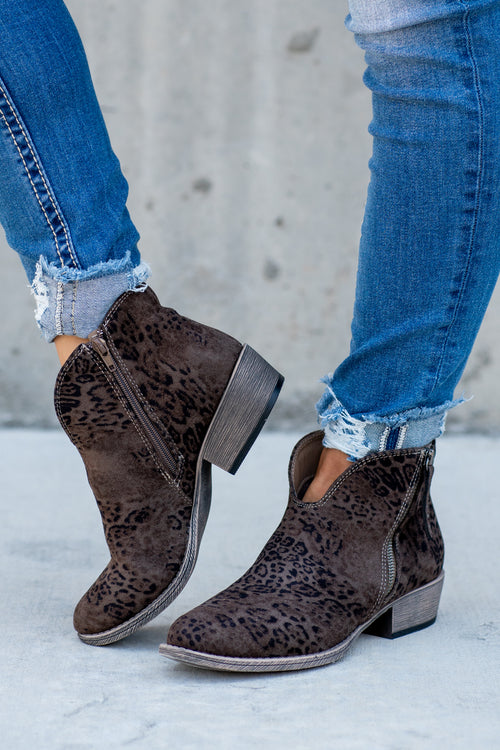Booties | Very G  These booties from Very G are perfect to wear with your favorite jeans this is fall.  Style Name: Divine Color: Taupe Cut: Zip Up Side Rubber Sole Style #: VGLB0280-Taupe Contact us for any additional measurements or sizing.   