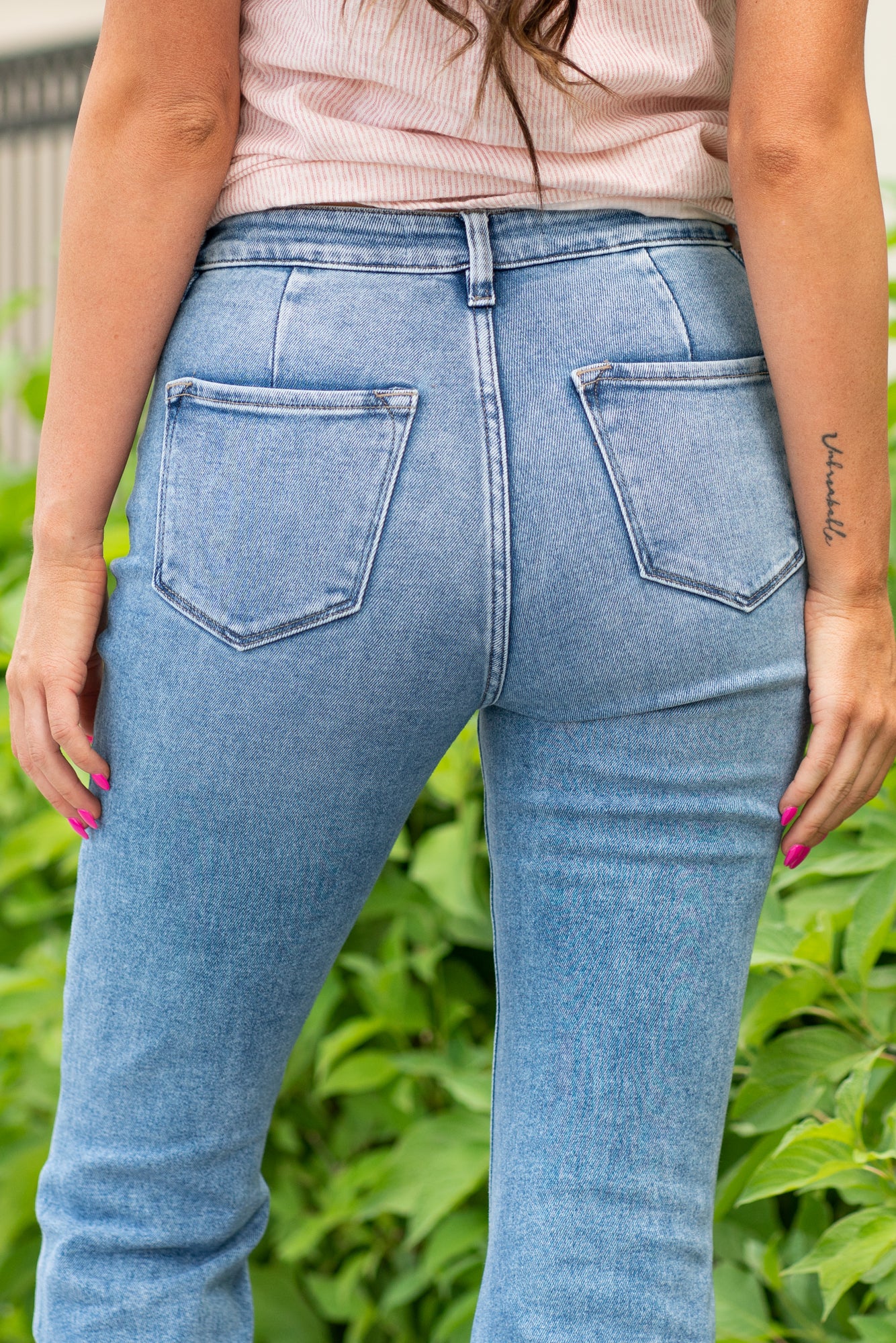 KanCan Jeans  Collection: Core Style Trouser Flare, 31" Inseam  High Rise, 11.25" Front Rise Light Blue Wash  95%COTTON, 4%POLYESTER, 1%SPANDEX Fly: Exposed Button Fly Style #: KC8596L-PT Contact us for any additional measurements or sizing.  *Measured on the smallest size, measurements may vary by size.