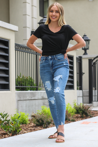 Judy Blue Jeans  Collection: Spring 2020 Color: Medium Wash Cut: Skinny, 28" Inseam Rise: High Rise, 10" Front Rise 94% COTTON / 5% POLYESTER / 1% SPANDEX Stitching: Classic Fly: Zipper Style #: JB8832 , 8832 Brionna is 5'5" and 120 pounds. She wears a size 5 in jeans, a small top and 8.5 in shoes. She is wearing a size 27 in these jeans.