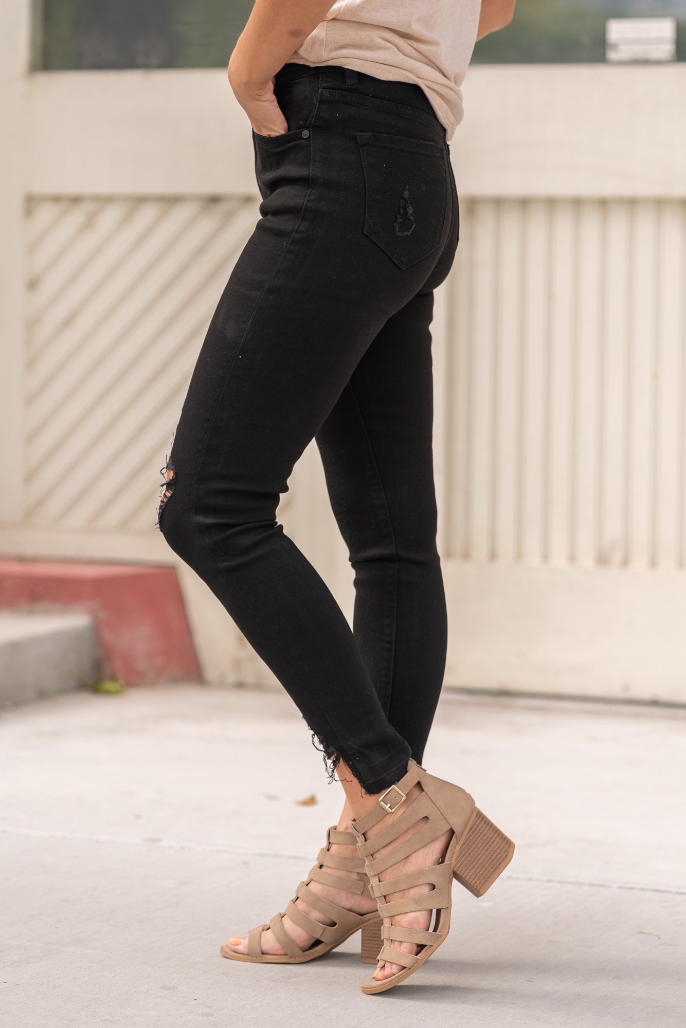 KanCan Jeans  Color: Black Cut: Ankle Skinny, 27.5" Inseam Rise: High-Rise, 9.5" Front Rise Material: COTTON 38% LY 31.2% POLYESTER 29% SPANDEX 1.2% Detail: Step-Hem and Distressed Ripped Legs Fly: Zipper Fly Style #: KC7283BK Contact us for any additional measurements or sizing.