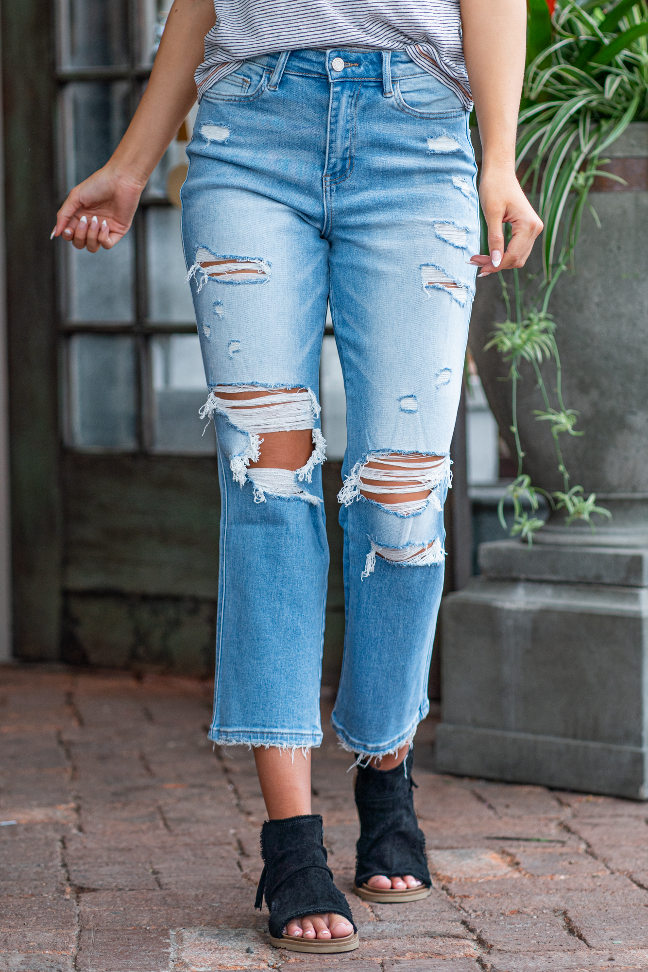 VERVET The Pink Knif Ripped Ultra High Rise Straight Jeans T5434