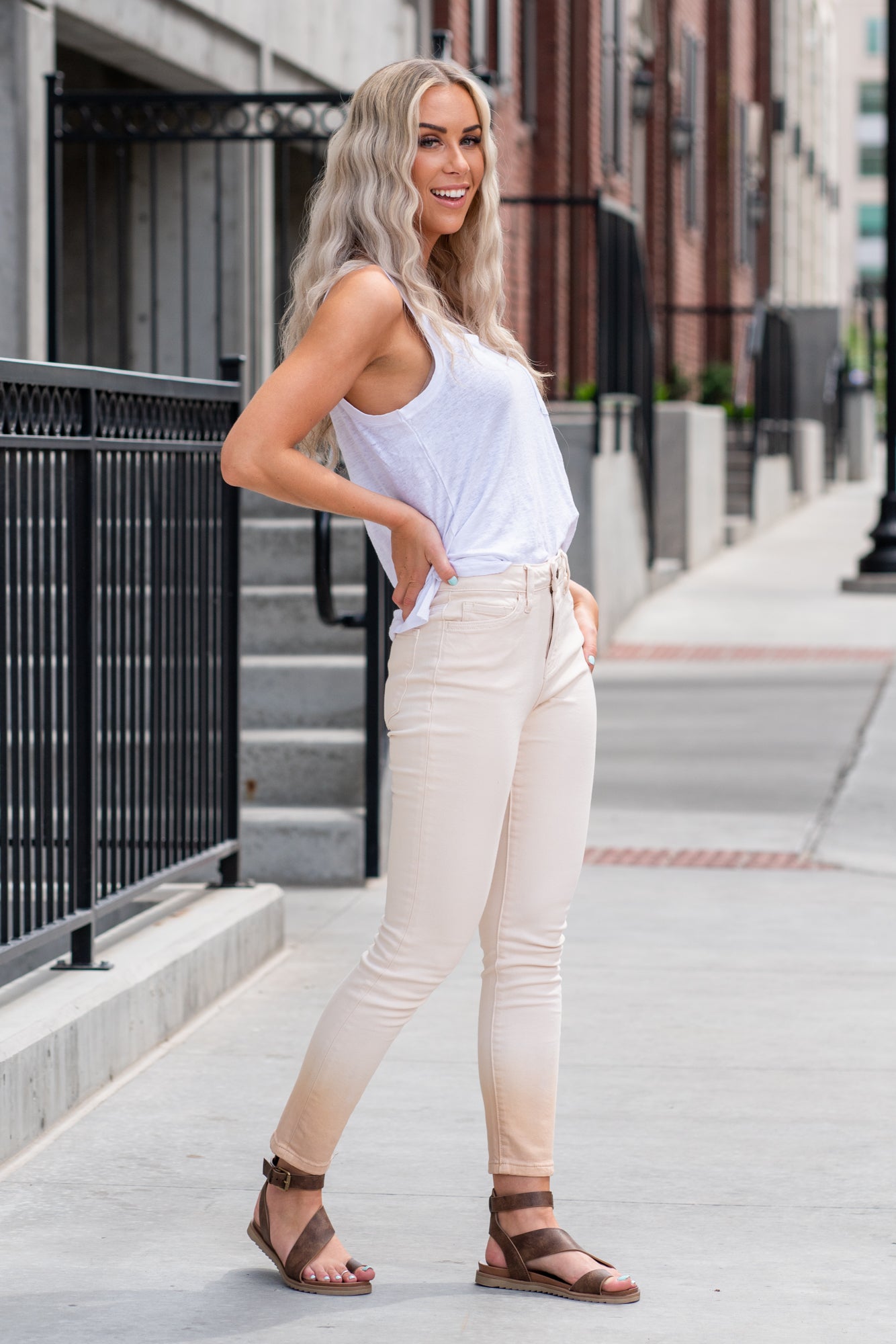 Flying Monkey Jeans Wash: Peach Ombre Name: Thinkable Cut: Skinny, 28" Inseam* Rise: High Rise, 10" Front Rise* 92% COTTON / 6% POLYESTER / 2% SPANDEX Stitching: Classic Fly: Zipper Style #: F4640 Contact us for any additional measurements or sizing.    *Measured on the smallest size, measurements may vary by size. 