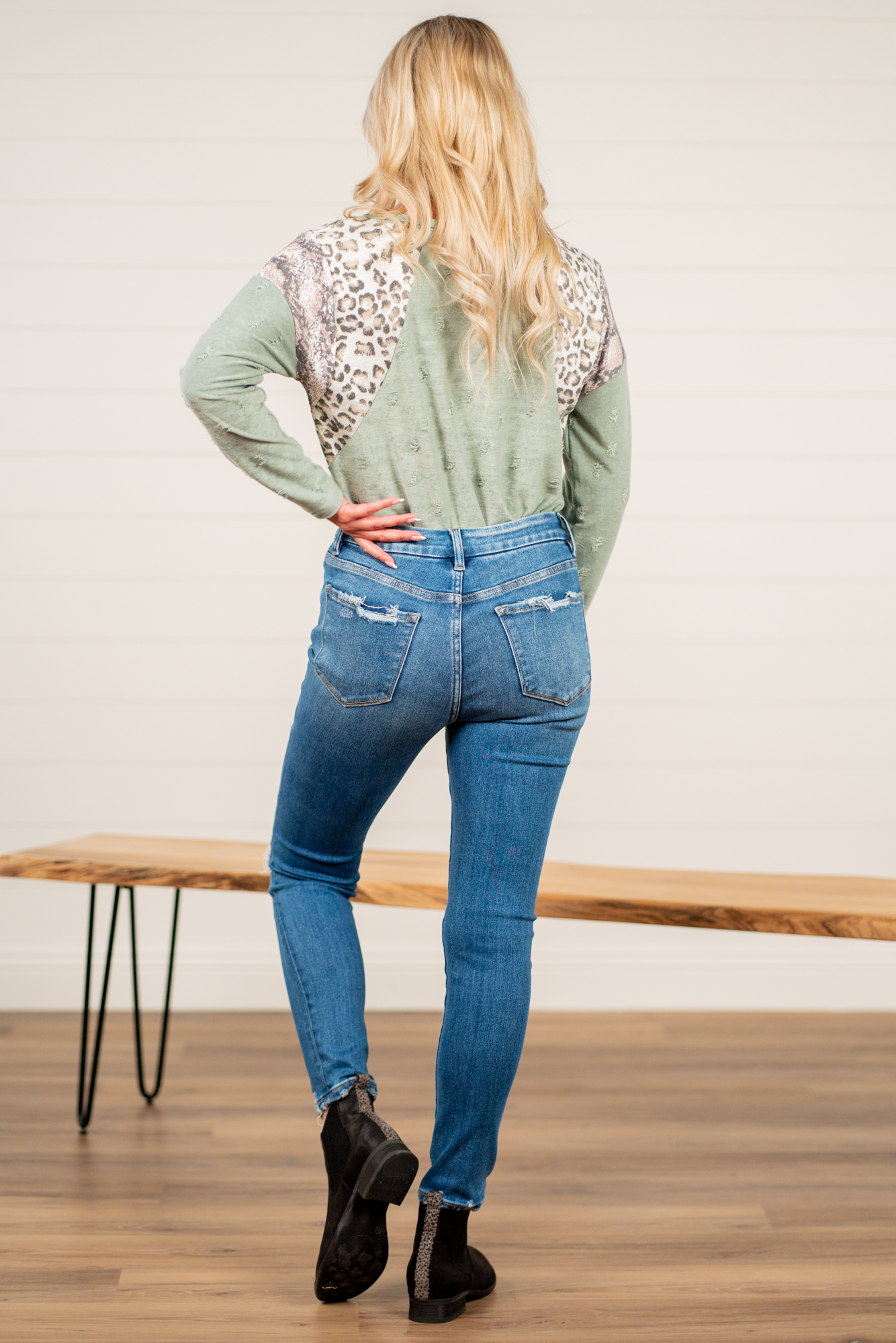 Flying Monkey Jeans  Flying Monkey is known for its slim-fitted denim that stretch to your body. These high-rise jeans hit at exactly the right spot on your waist and with some spandex, these will stretch as you wear and get super comfy!   Name: Summer Sand Cut: Skinny, 28" skinny* Rise: High Rise, 10" Front Rise* 98% COTTON 2% SPANDEX