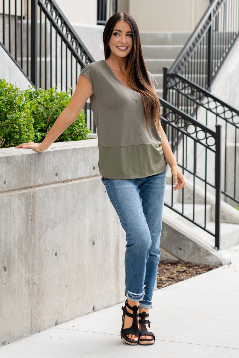 Hem & Thread   Color: Olive Neckline: V Neck Sleeve: Short 95% COTTON 5% SPANDEX Style #: 31743J-Olive Contact us for any additional measurements or sizing. 