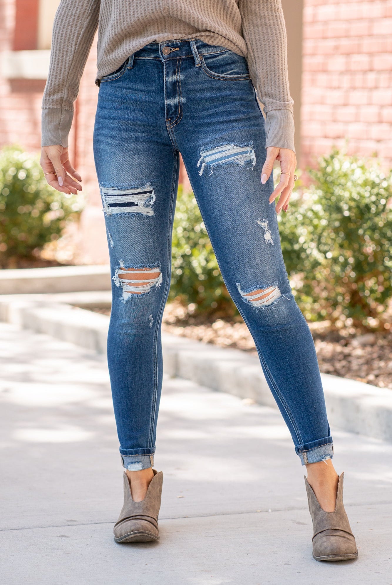KanCan Jeans  KanCan Stretchy!    Color: Medium Wash Cut: Ankle Skinny, 27.5" Inseam Rise: High-Rise, 9.75" Front Rise 93% COTTON , 5% POLYESTER , 2% SPANDEX Fly: Zipper  Style #: KC2503M Contact us for any additional measurements or sizing.