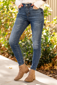 Judy Blue  Don't be afraid to wear high-waisted jeans, especially with this control top fit. Carefully designed by Judy Blue to hold your tummy in for a slim look. With a dark blue wash, these will be your everyday go-to denim.   Color: Dark Wash Cut: Skinny, 28" Inseam* Rise: High Rise, 11" Front Rise* Material: 92% COTTON, 7% POLYESTER, 1% SPANDEX Machine Wash Separately In Cold Water Stitching: Classic Fly: Zipper Style #: JB88365 , 88365