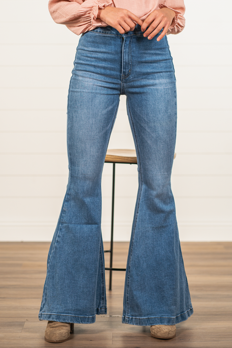 KanCan Jeans  KanCan Stretch Leve: Stretchy   Flare, 34" Inseam* High Rise, 11" Front Rise* Dark Blue Wash  93% Cotton, 5% T400, 2% Spandex Fly: Zipper Style #: KC6247VMV2 Contact us for any additional measurements or sizing.  *Measured on the smallest size, measurements may vary by size.   