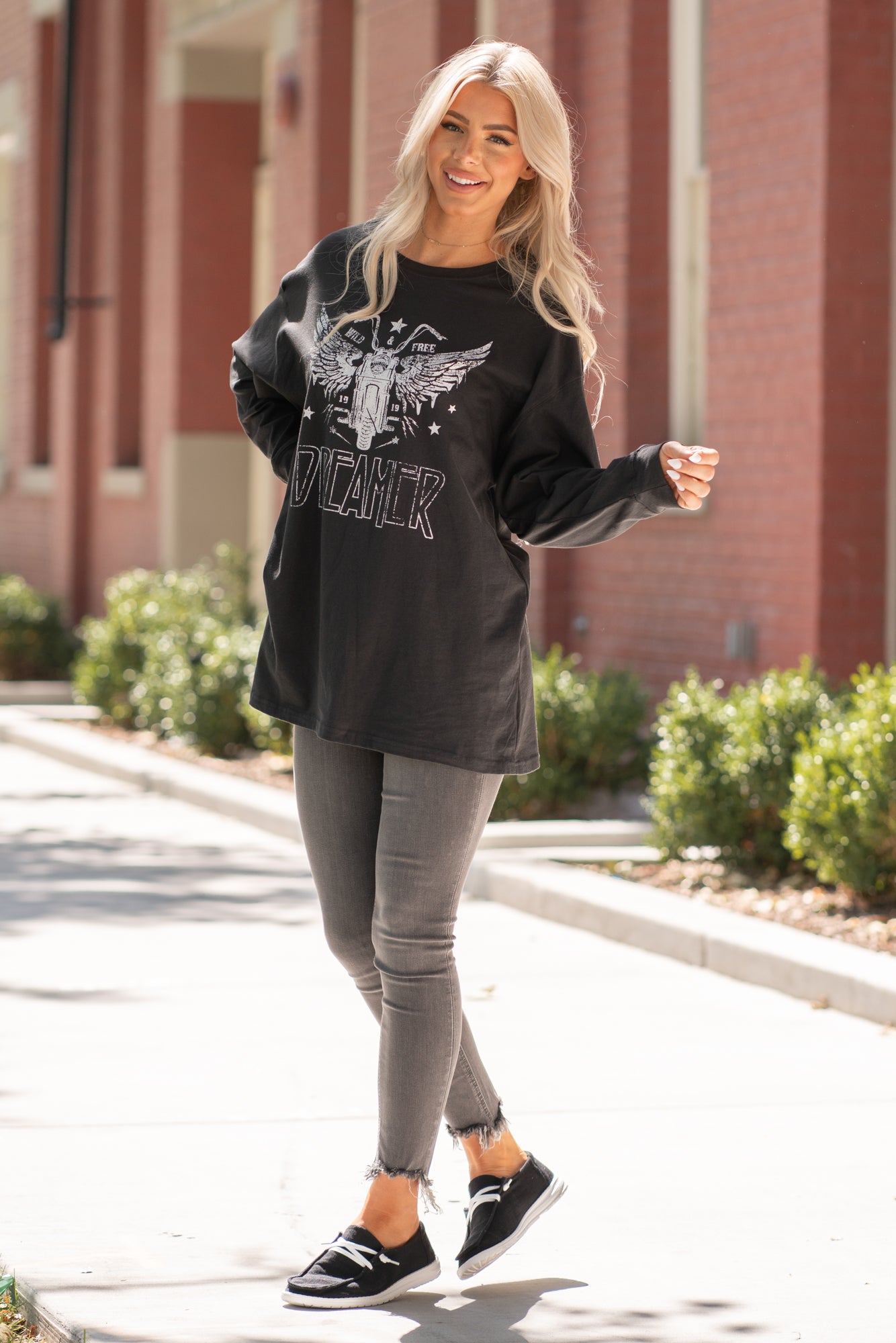 Zutter  Color: Black Neckline: Round Sleeve: Long Sleeve Oversized, Washed Material: COTTON 100%  Style #: F550-8047 Contact us for any additional measurements or sizing.  