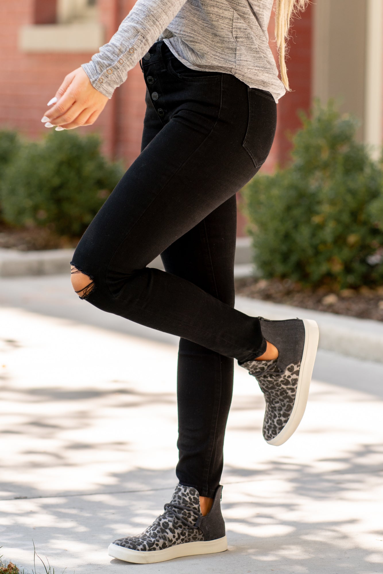 VERVET by Flying Monkey Jeans Skinny, 29" Inseam Mid Rise, 9" Front Rise 78% COTTON, 20.4% POLYESTER, 1.6% SPANDEX Machine Wash Separately In Cold Water Stitching: Classic Fly: Exposed Button Fly Distressed Ripped Legs Style #: V2000SMA Contact us for any additional measurements or sizing.