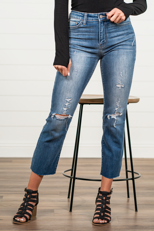 Flying Monkey Jeans  A comfortable stretchy denim with a slouchy fit make these cute Mom jeans perfect for everyday wear. Name: Lani Cut: Mom Fit, 26.5" Inseam Rise: High Rise, 10" Front Rise 69% COTTON, 11% RAYON, 18% POLYESTER, 2% SPANDEX Stitching: Classic Style #: Y3118M Contact us for any additional measurements or sizing.    *Measured on the smallest size, measurements may vary by size. 