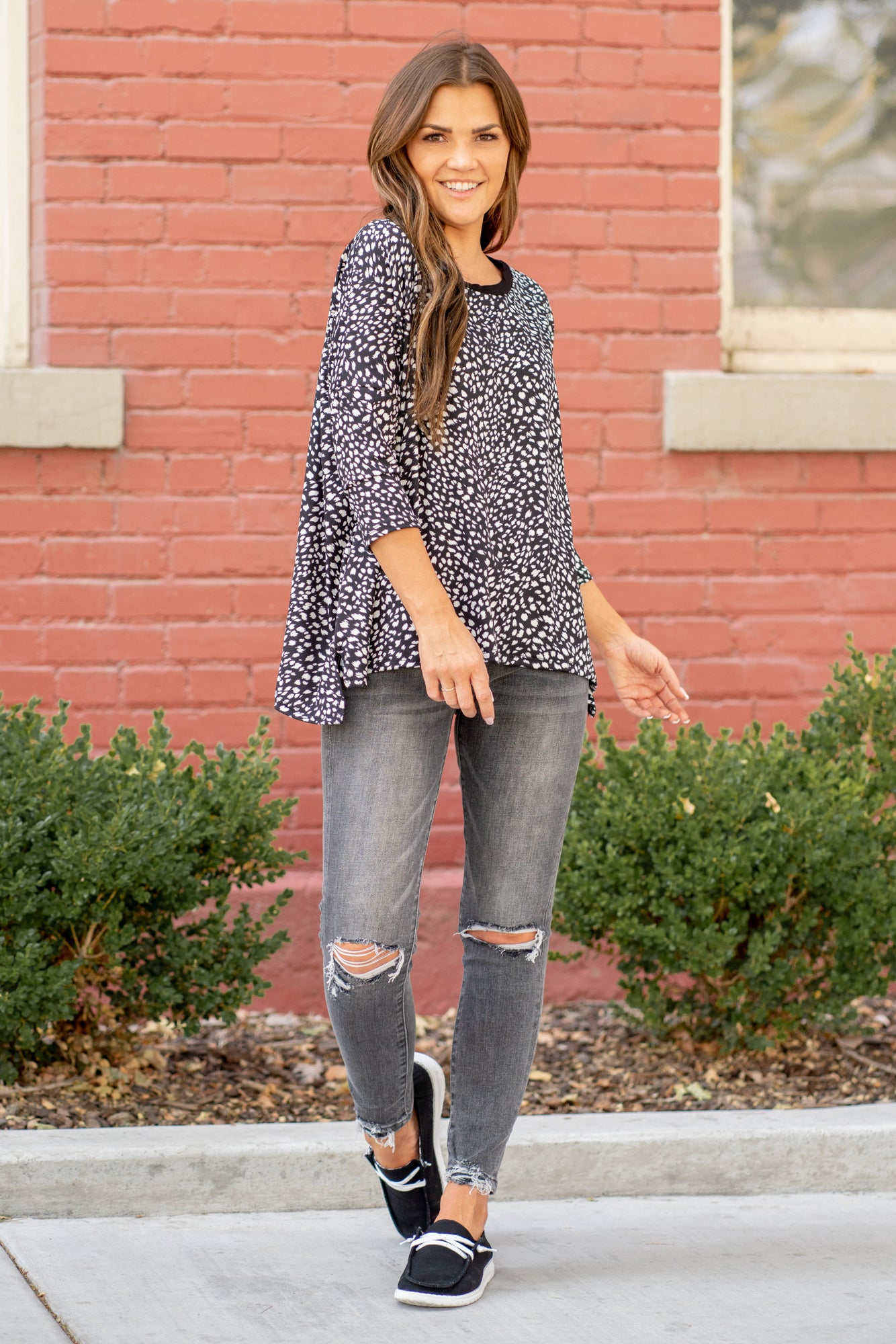 Hem & Thread   Feel comfortable and cute in this leopard knit top. Pair with your favorite jeans and booties for an early fall vibe.   Neckline: Round Neck Sleeve: Mid Length Style #: 31014F-Black Contact us for any additional measurements or sizing.   