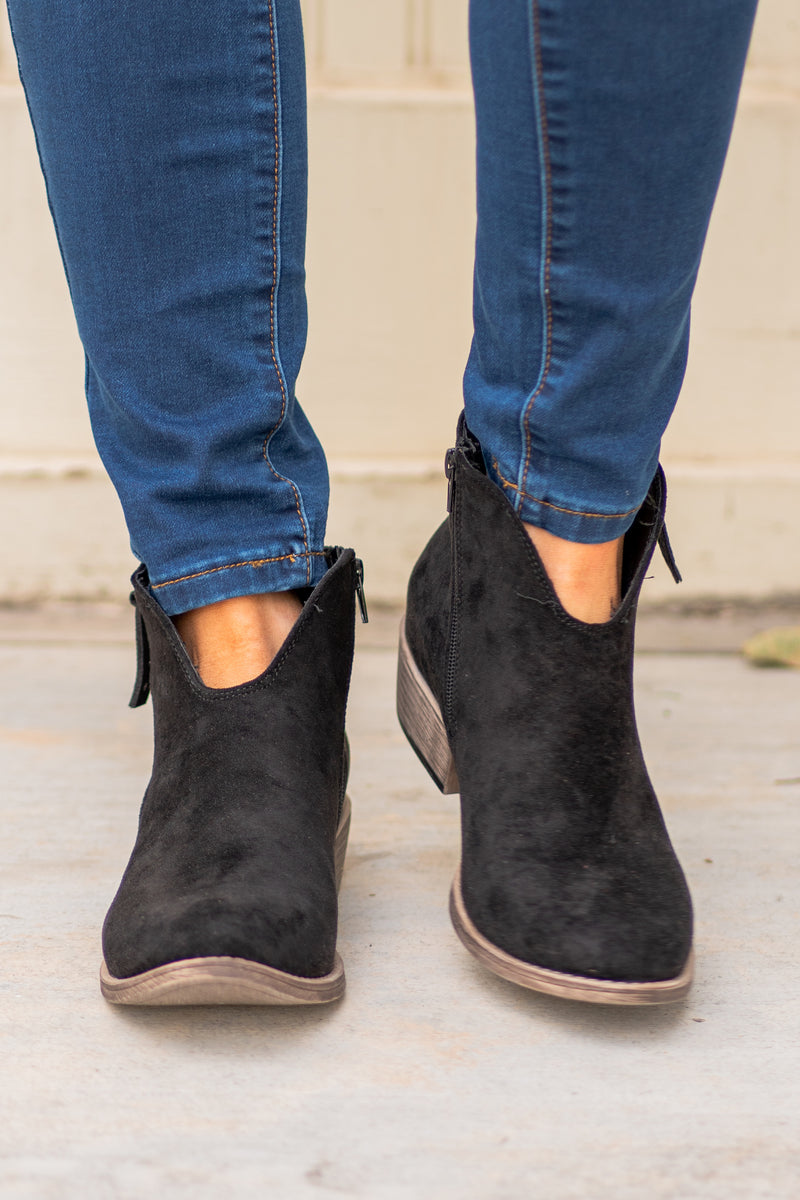 Booties | Very G  These booties from Very G are perfect to wear with your favorite jeans this is fall.  Style Name: Divine Color: Black Cut: Zip Up Side Rubber Sole Style #: VGLB0280 Contact us for any additional measurements or sizing.