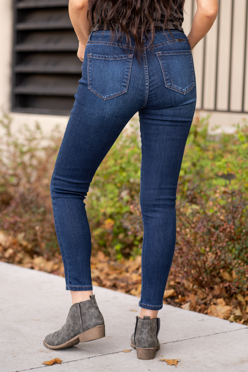 KanCan Jeans  Collection: Core Style Color: Dark Wash  Cut: Ankle Skinny, 27.5" Inseam Rise: High-Rise, 9.5" Front Rise 64% COTTON, 24% POLYESTER, 10% RAYON, 2% SPANDEX Fly: Zipper  Style #: KC7312D  Contact us for any additional measurements or sizing. 