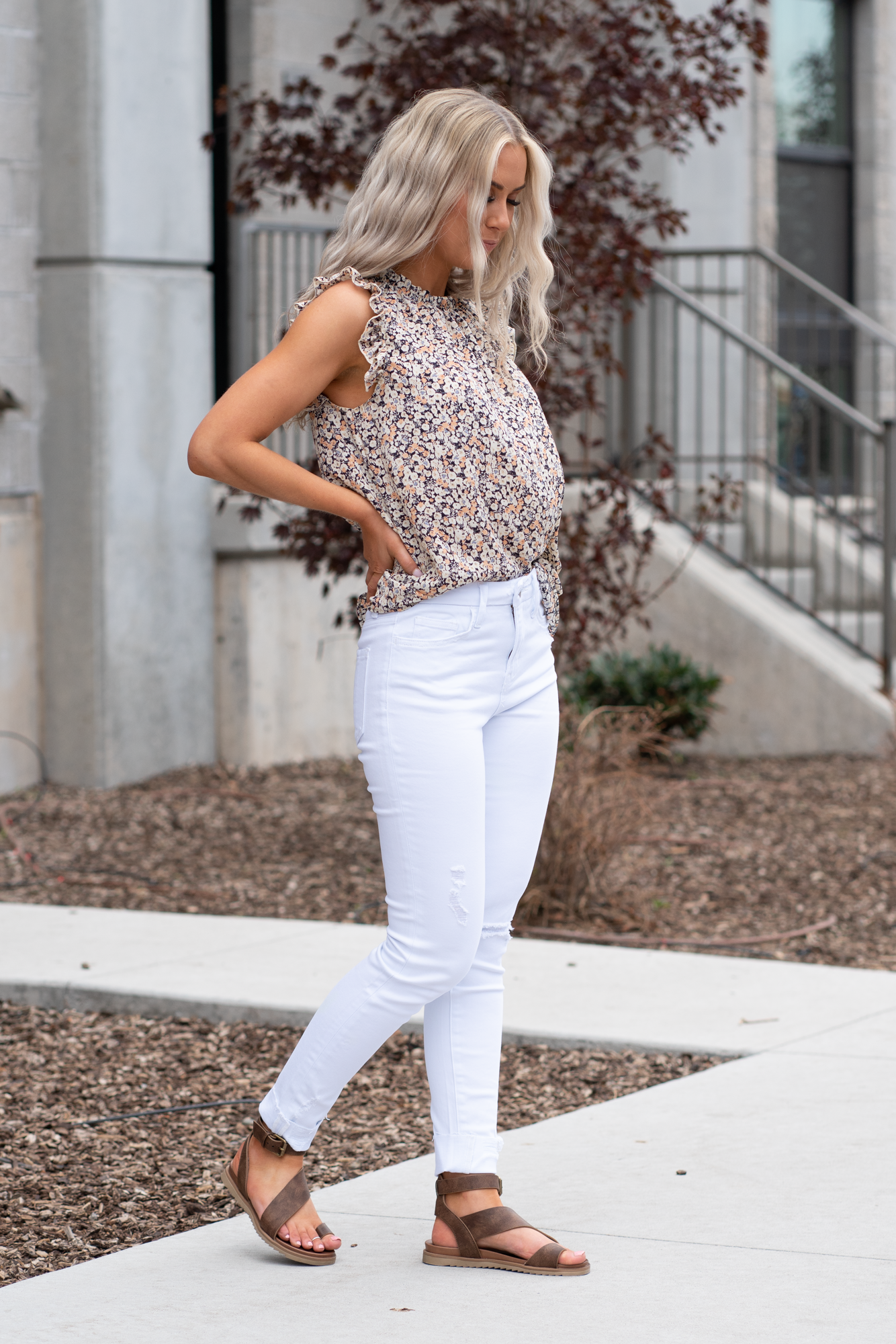 VERVET by Flying Monkey Jeans Skinny, 27" Inseam* Distressed Legs Rise: High Rise, 10" Front Rise* 98% Cotton, 2% Spandex Machine Wash Separately In Cold Water Stitching: Classic Fly: Zipper Style #: V2615 Contact us for any additional measurements or sizing.  *Measured on the smallest size, measurements may vary by size. 