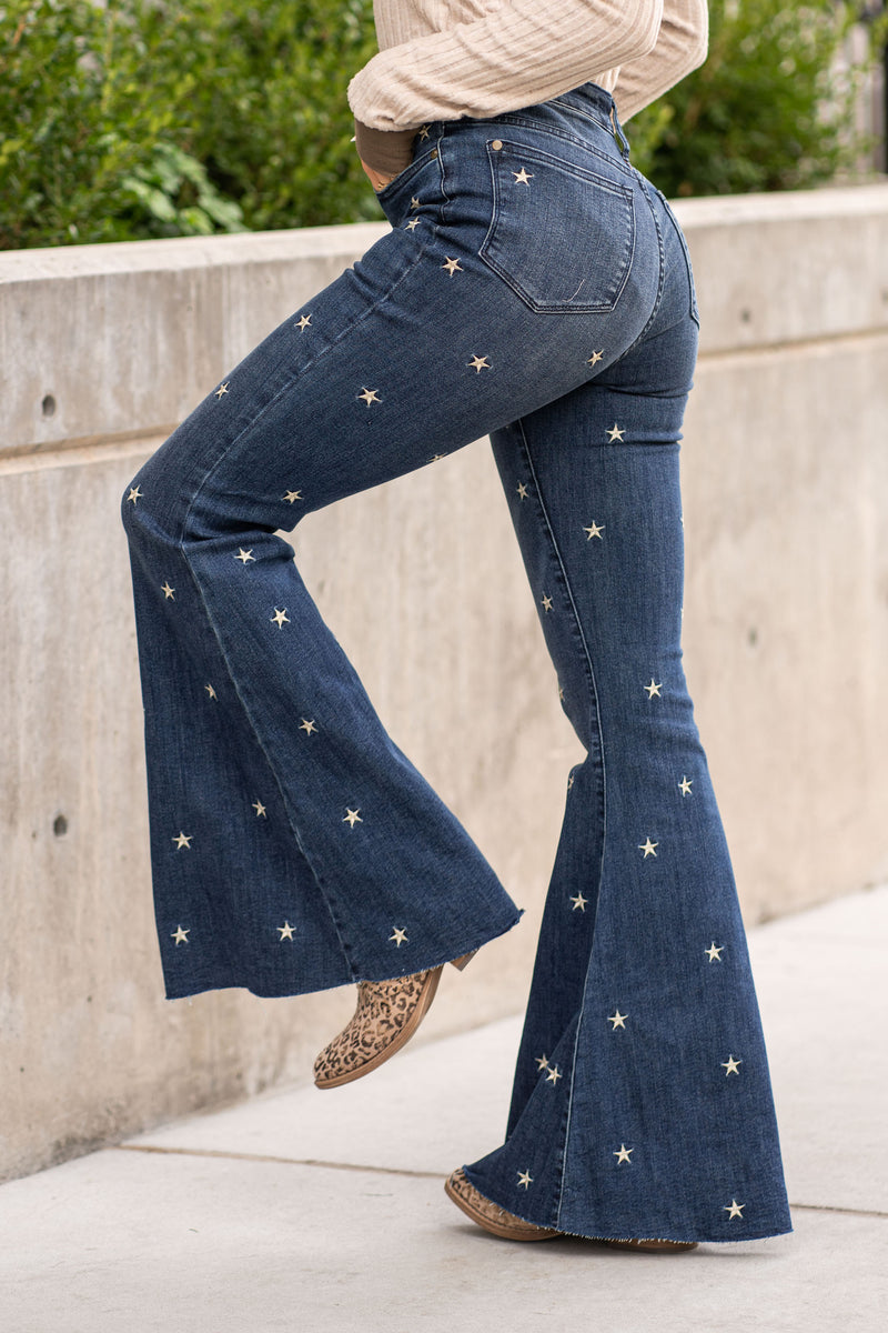 Judy Blue Color: Dark Wash Cut: Flare Bell Bottoms, 34" Inseam* Rise: High Rise, 10" Front Rise*  92% COTTON,7% POLYESTER,1% SPANDEX Machine Wash Separately In Cold Water Stitching: Classic Fly: Zipper Style #: JB88376 , 88376  Contact us for any additional measurements or sizing.   *Measured on the smallest size, measurements may vary by size.