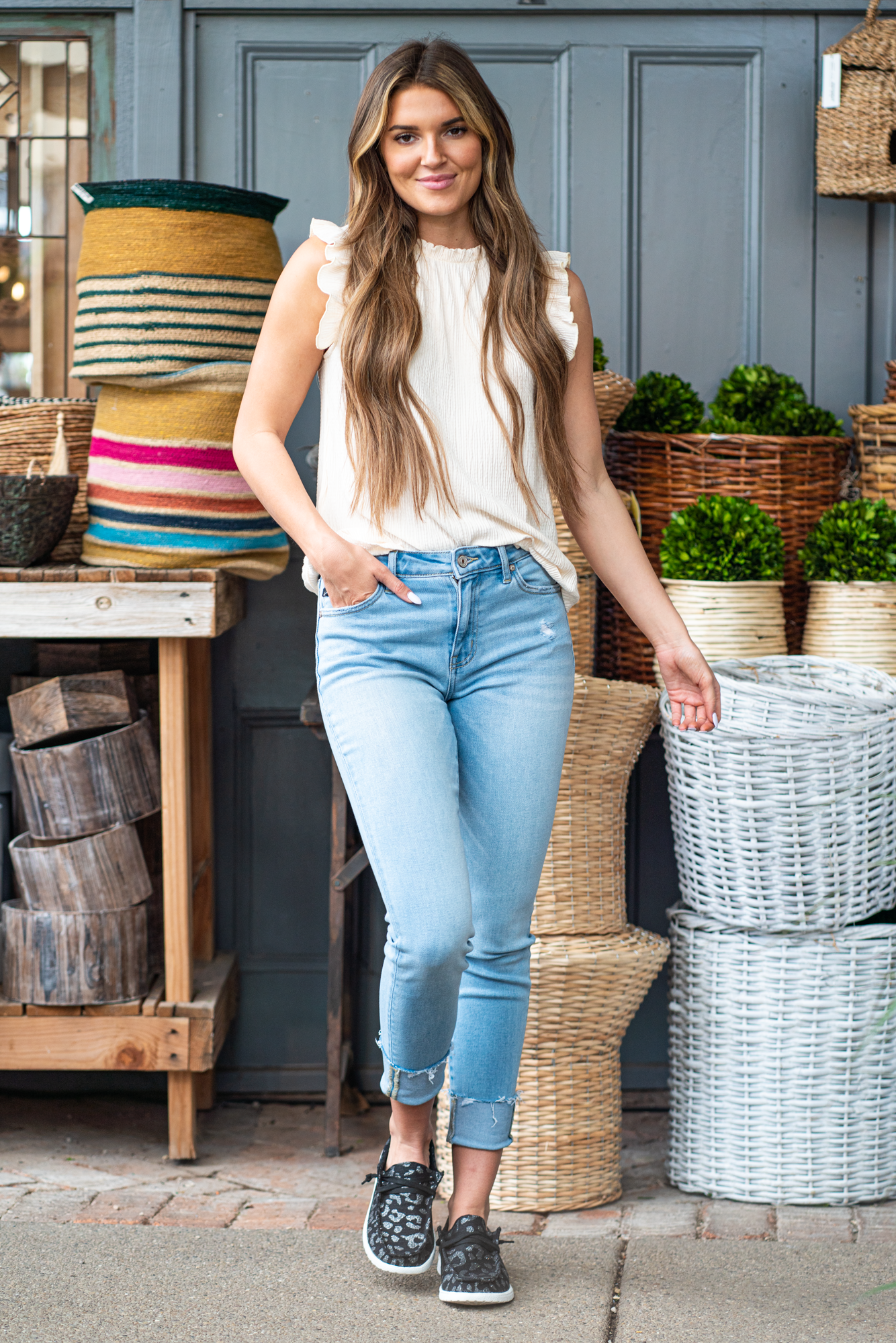 KanCan Jeans   KanCan Comfort Stretch  Color: Light Blue Wash Cut: Ankle Skinny, 27" Inseam* Rise: High-Rise, 9.5" Front Rise* 95% COTTON , 4% POLYESTER , 1% LYCRA Stitching: Classic Fly: Zipper  Style #: KC8563L Contact us for any additional measurements or sizing.  *Measured on the smallest size, measurements may vary by size. 