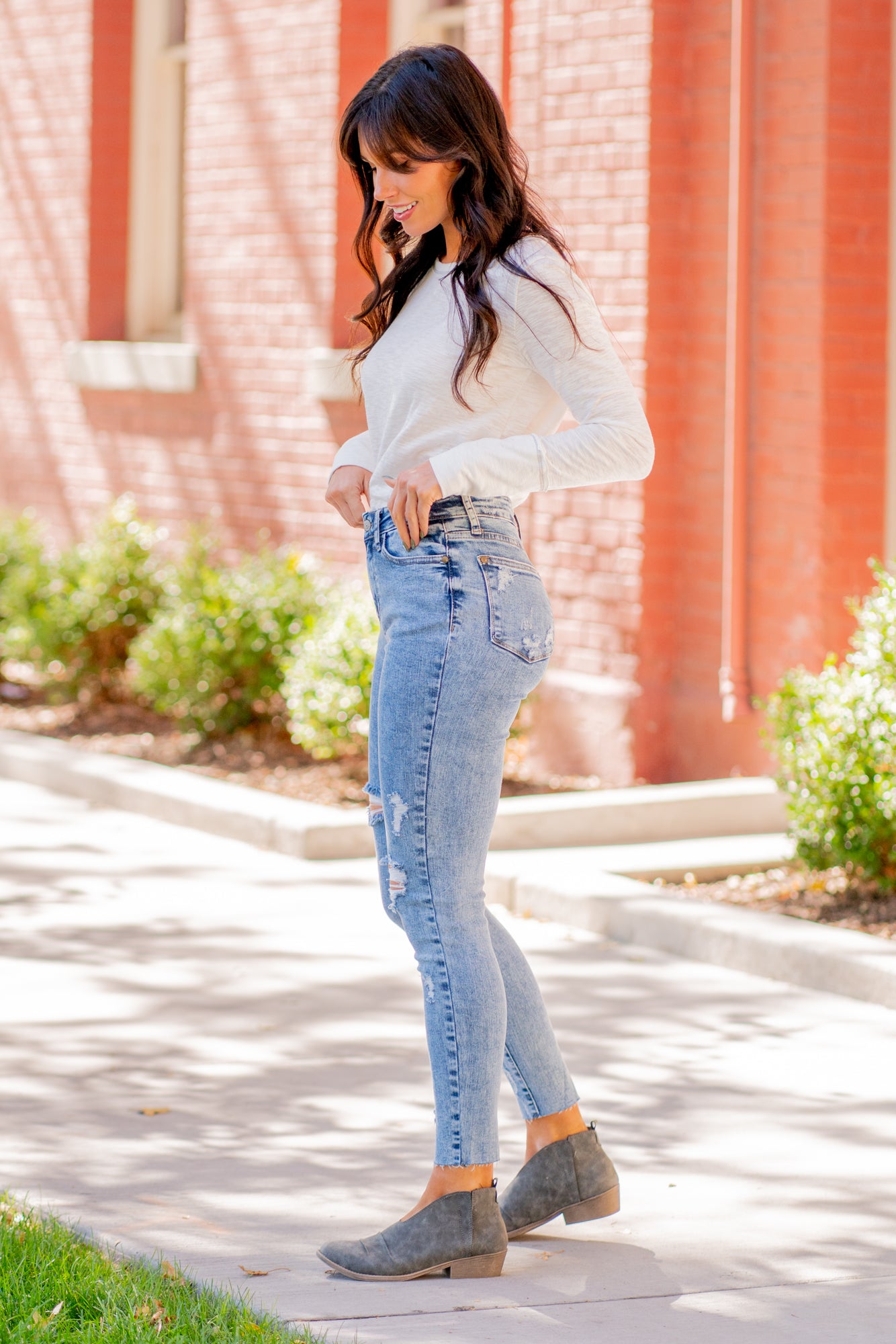 Judy Blue  Don't be afraid to wear high-waisted jeans, especially these acid-wash ones. With a light blue wash and distressing, these will be new favorites!   Color: Light Blue Cut: Skinny, 28.5" Inseam* Rise: High Rise, 10.5" Front Rise* Material: 92% COTTON,7% POLYESTER,1% SPANDEX Machine Wash Separately In Cold Water Stitching: Classic Fly: Zipper Style #: JB88266-PL , 88266-PL Contact us for any additional measurements or sizing.    *Measured on smallest size, Measurements may vary