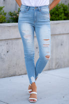 KanCan Jeans Collection: Spring 2021 Color: Light Blue Wash Cut: Ankle Skinny, 26" Inseam Rise: High-Rise, 10" Front Rise 79.3% COTTON, 18.9% POLYESTER, 1.8% SPANDEX Stitching: Classic Fly: Zipper Style #: KC7232L Contact us for any additional measurements or sizing. 