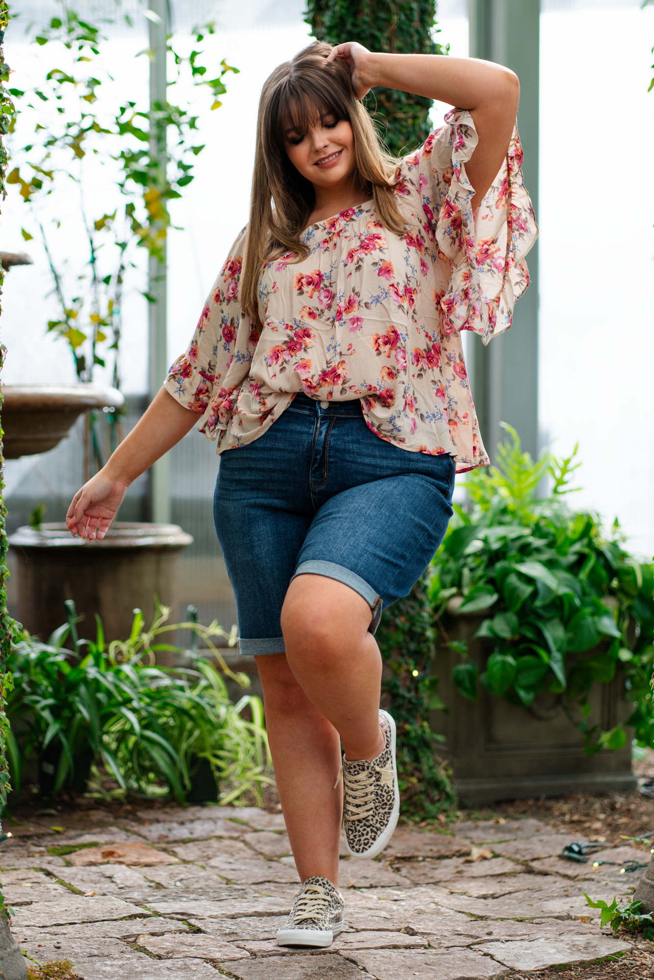 Judy Blue Jeans Color: Medium Blue Shorts  Cut: Bermudas Shorts, 8" Inseam  Rise: 10.5" Front Rise 93% COTTON,6% POLYESTER,1% SPANDEX Stitching: Classic  Fly: Zipper Fly Style #: JB15225-DK-PL | 15225-DK-PL Contact us for any additional measurements or sizing.  *Measured on the smallest size, measurements may vary by size. 