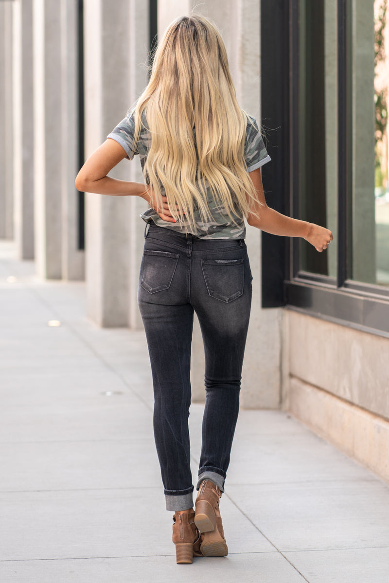Nature Denim  Collection: Fall 2020 Color: Black Washed Cut: Skinny, 29.5" Inseam - Unfolded Rise: Mid Rise, 9" Front Rise 82% COTTON 12% RAYON 5% POLYESTER & 1% SPANDEX Stitching: Classic Fly: Zipper Style #: NT2208BK Contact us for any additional measurements or sizing.  Haley is 5’6" and wears size 25 in jeans, a small top and 7.5 in shoes. She is wearing a 25 in these jeans.