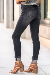 Nature Denim  Collection: Fall 2020 Color: Black Washed Cut: Skinny, 29.5" Inseam - Unfolded Rise: Mid Rise, 9" Front Rise 82% COTTON 12% RAYON 5% POLYESTER & 1% SPANDEX Stitching: Classic Fly: Zipper Style #: NT2208BK Contact us for any additional measurements or sizing.  Haley is 5’6" and wears size 25 in jeans, a small top and 7.5 in shoes. She is wearing a 25 in these jeans.